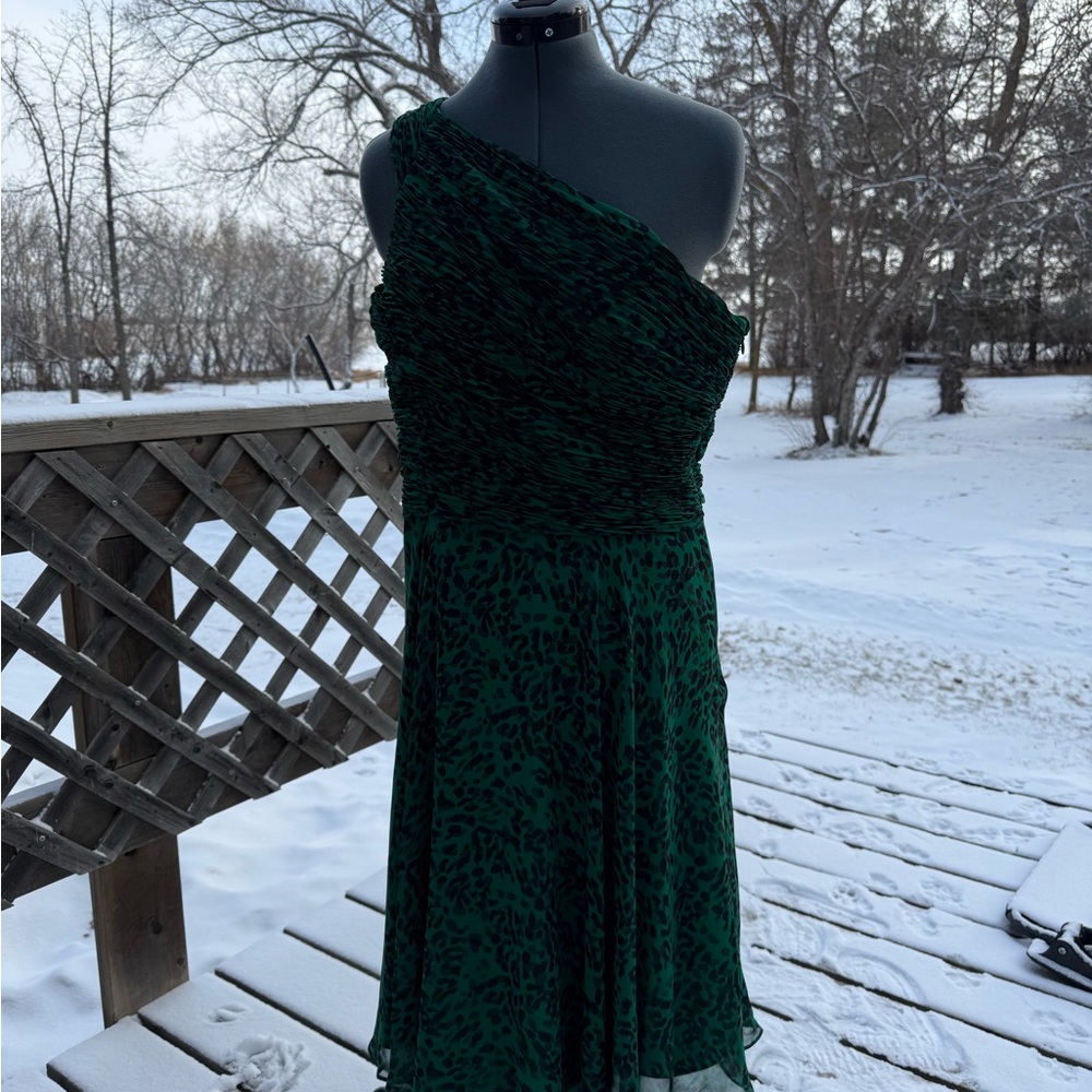 5-Halston Heritage Emerald One-Shoulder Dress - Picture 3 of 14